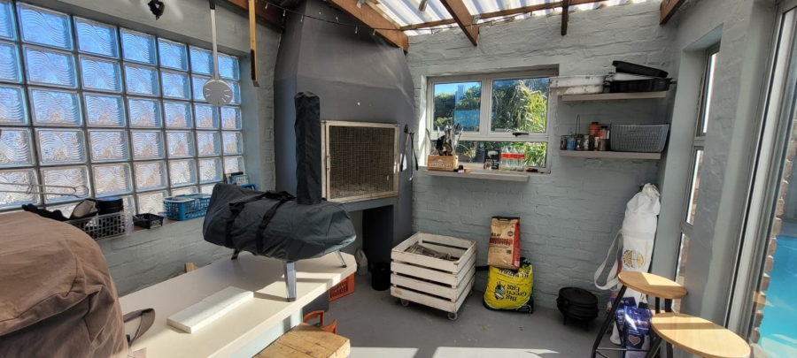 To Let 4 Bedroom Property for Rent in Tergniet Western Cape